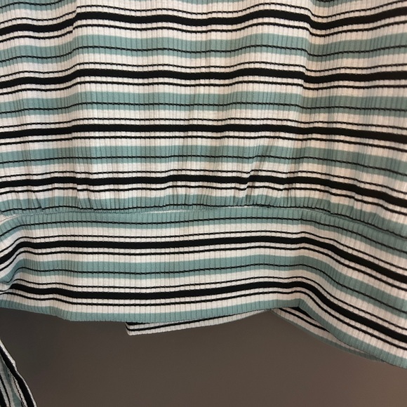 Cotton Bleu Striped Wrap Top - Green White Black Size Large NWOT - Picture 7 of 8